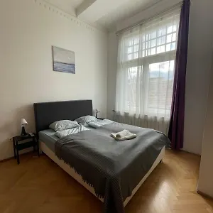 White Pearl Near Gozsdu Budapešť