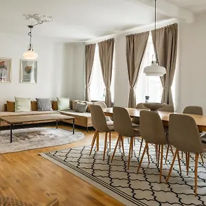 Nyhavn - Luxurious 3-4 Bedroom Apartment Copenhagen